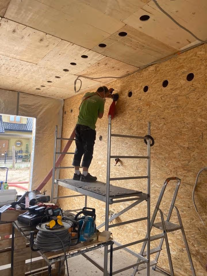 ocieplenie ścian z pustką powietrzną